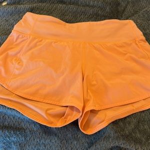 Lululemon midrise speed up shorts 4 inch